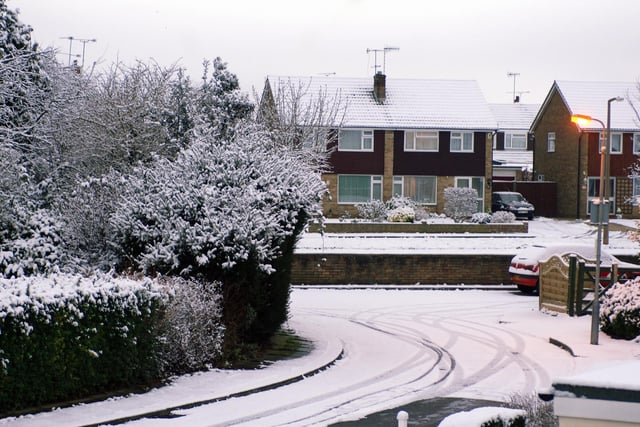 The snowy scene in Ely Close and Princess Avenue on January 24, 2007