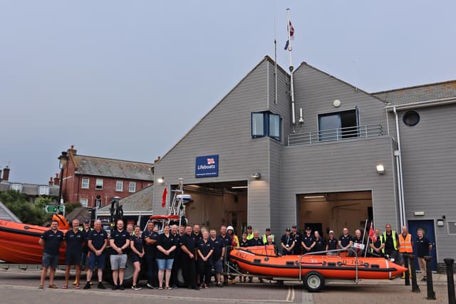 Die RNLI von Littlehampton nimmt an einem besonderen Fototermin zum 200 ...