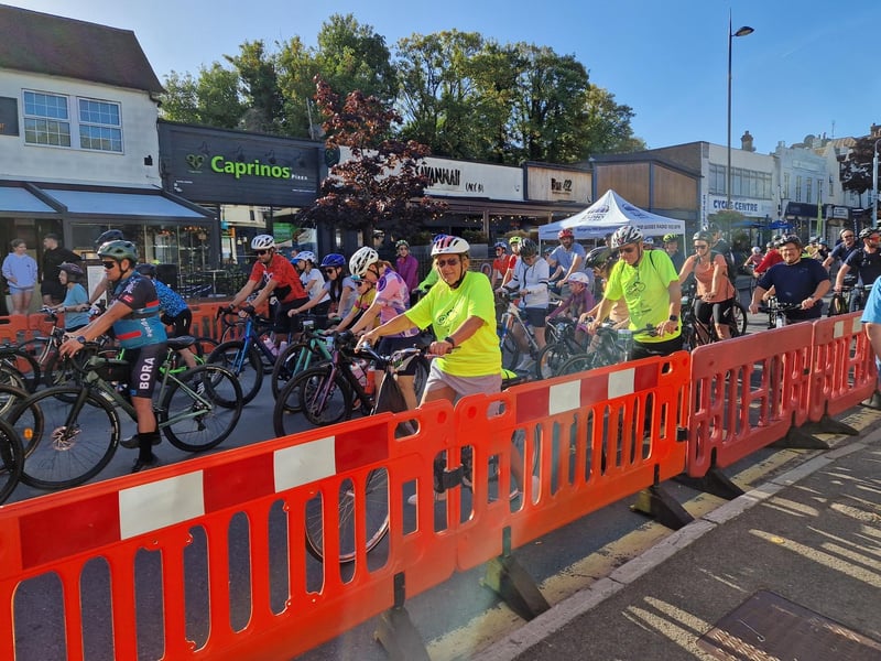 Riders lining up to start. Photo: Lawrence Smith
