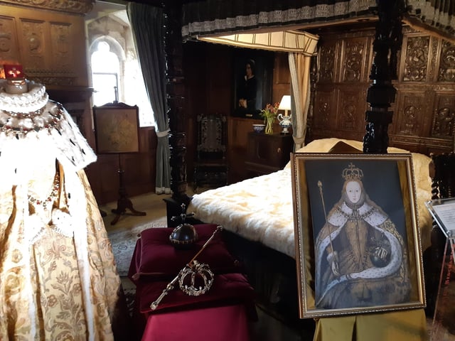 Hever Castle was to the childhood home of Anne Boleyn, King Henry VIII’s second wife.