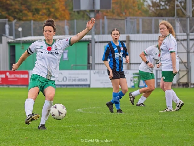 Rockettes remain unbeaten as they overcame their strongest test yet to beat 1st placed Saltdean United Development at Nyewood Lane. Photographer David Richardson was there to catch the action