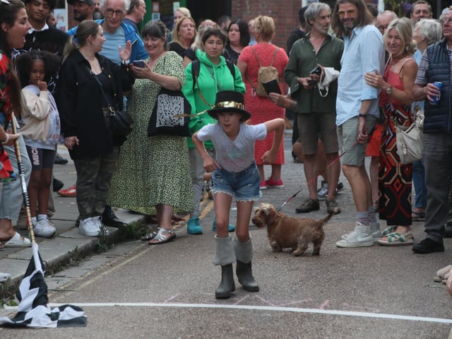 Hastings Old Town Carnival Week 2022: Seaboot Race. Photo by Roberts Photographic