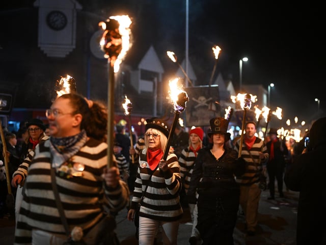 Hailsham Bonfire Procession 2026 (Photo by Jon Rigby)