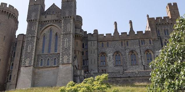 Arundel - A small town with a stunning castle and a beautiful cathedral, surrounded by the rolling hills of the South Downs. The town is perfect for a relaxing weekend break, with a range of pubs, restaurants, and independent shops