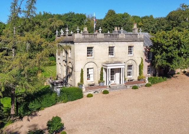 Mounstfield House