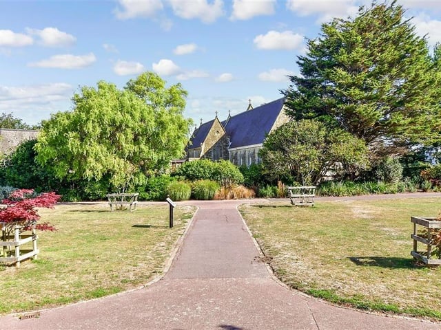 The house is just moments from the award-winning Marina Gardens and the stunning seafront