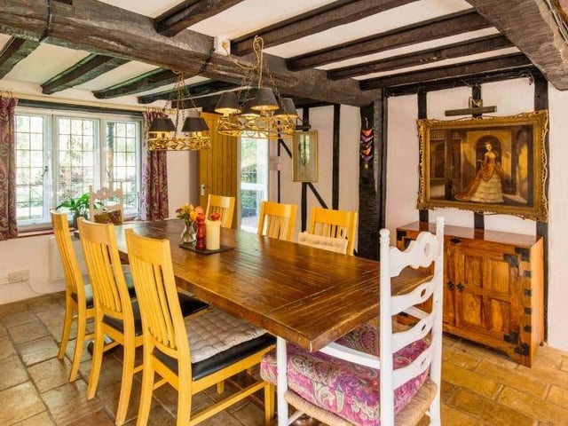 The Malthouse's dining room hosted Sir Laurence’s 80th birthday party with 22 guests including such illustrious stage and screen names as Richardsons, Redgraves, Mills and Wagners.