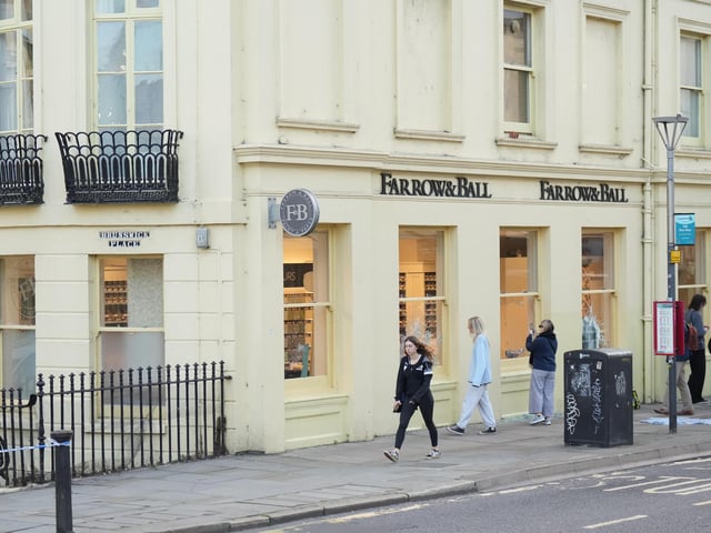 Police officers arrived in their numbers at the Farrow & Ball paint shop, in Western Road, on Wednesday afternoon (October 8).