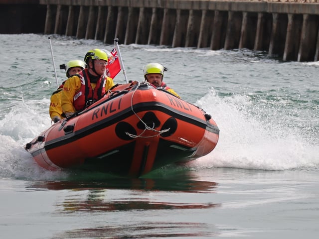 Littlehampton RNLI's D-Class lifeboat enters Littlehampton Harbour