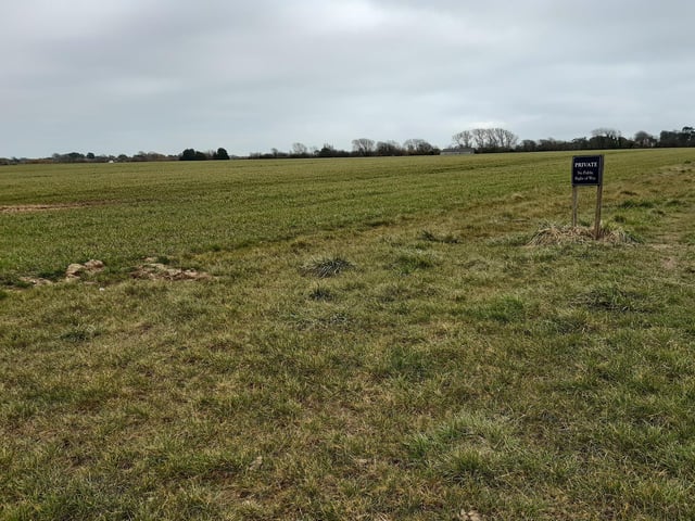 It is the waterside only that is accessible - the rest of the land is very clearly marked private