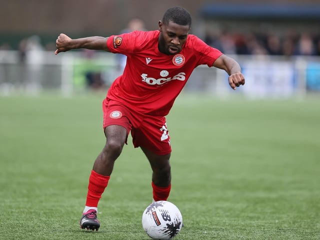 Aveley v Worthing action in National League South