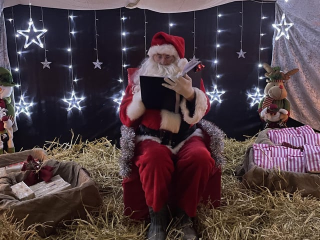 Santa will be visiting us this year! Sessions bookable on arrival tickets are £ per child. (Gift included)
Every weekend in December and during the holidays in the lead up to Christmas (December 3-4, 10-11, 17-24)
Sessions bookable on arrival at the park. These are done by time slot.
Solve the Christmas Word Trail and receive a small treat.
Treat yourself to a Mince Pie or Hot Chocolate from our Blackberry Cafe.
