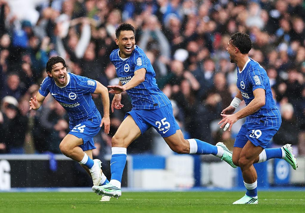 Diego Gomez evokes David Beckham memories with 51-metre stunner