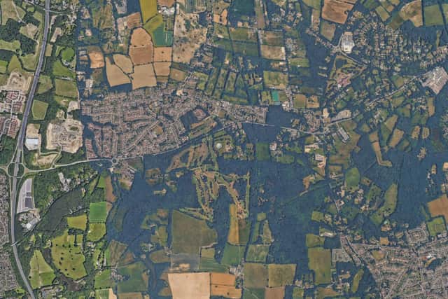 DM/25/3020 & DM/25/3021: Land To The West Of Courthouse Farm, Copthorne Common.