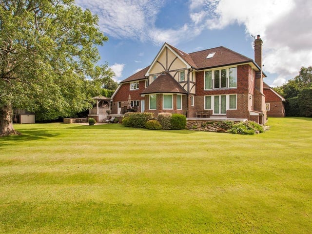 Royston Close, Friston