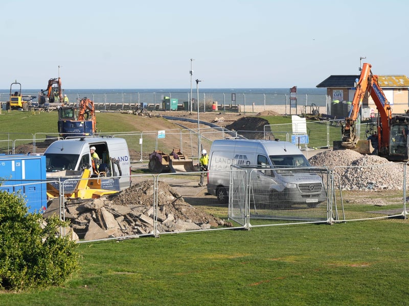 BEACH GREEN LANCING WORKS : New photos show how works are progressing on a ‘new segregated cycle path’ in Lancing.