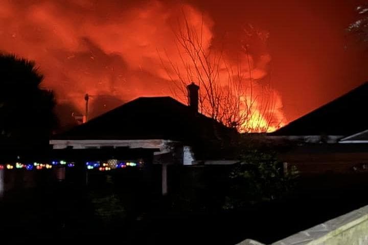 Selhurst Fire Fire and Rescue teams respond to reports of 'private workshop' fire in ...