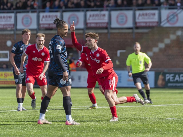 Worthing v Dagenham and Redbridge, National South