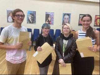 Hayden Roberts, Blubelle Brinkmann, Val Timiney and Ellen Jones at Seaford Head School