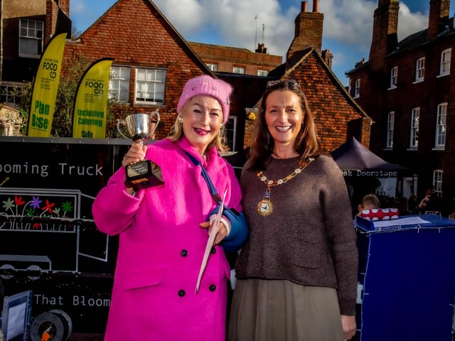 Jackey Burzio accepting the voluntary group award on behalf of Elevenses