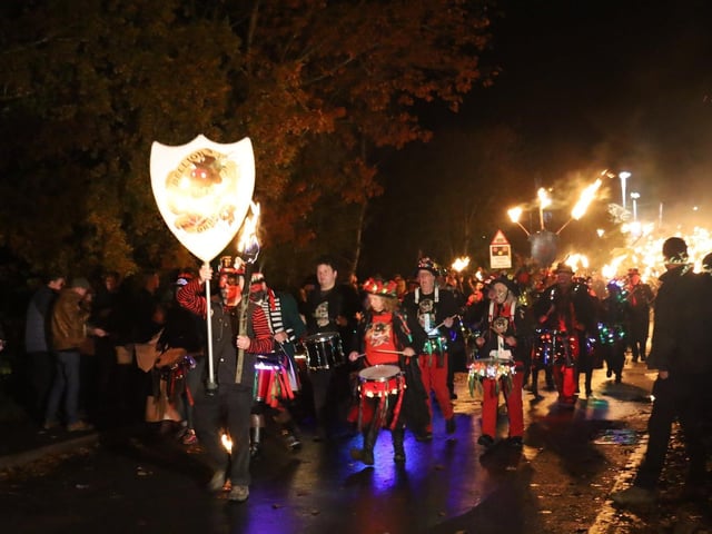 Robertsbridge Bonfire 2023. Photo by Andrew Clifton.