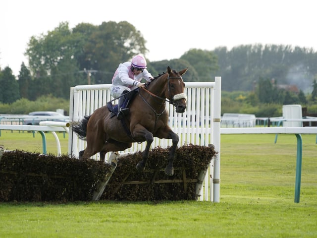 Race 4 The Rapunzel Me Lush And Long Handicap Hurdle Race at Fontwell on Friday 30 August 2024. www.polopictures.co.uk Fontwell Arundel Clive Bennett 20240830 ©2024 Clive Bennett Photography 30/08/2024 _CAB6279.JPG : Fontwell Park Ladies' Evening 2024