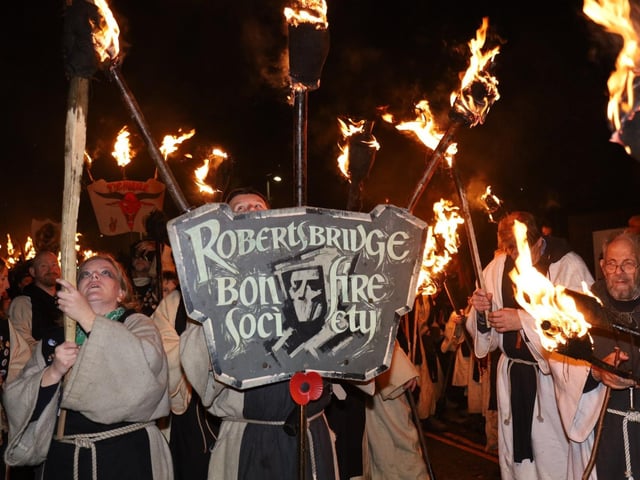 Robertsbridge Bonfire 2023. Photo by Andrew Clifton.