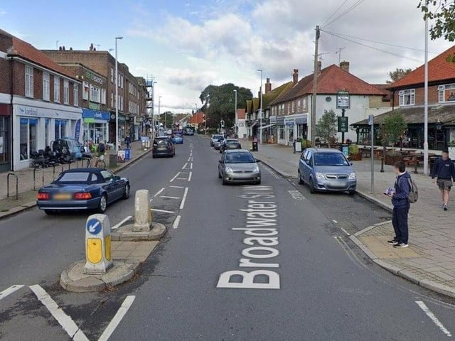 Average total household incomes per year in Broadwater South were £44,700