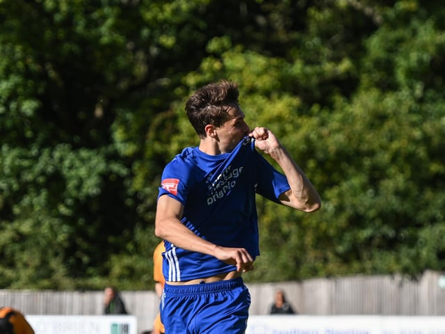 East Grinstead Town v Hassocks, Isthmian south east division