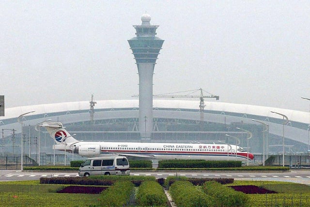 Guangzhou Baiyun International Airport is the world's eighth-worst airport for a layover. The airport has 59 shops and 56 food and beverage facilities. It has a lounge satisfaction rating of 75% and Wi-Fi satisfaction rating of 70%