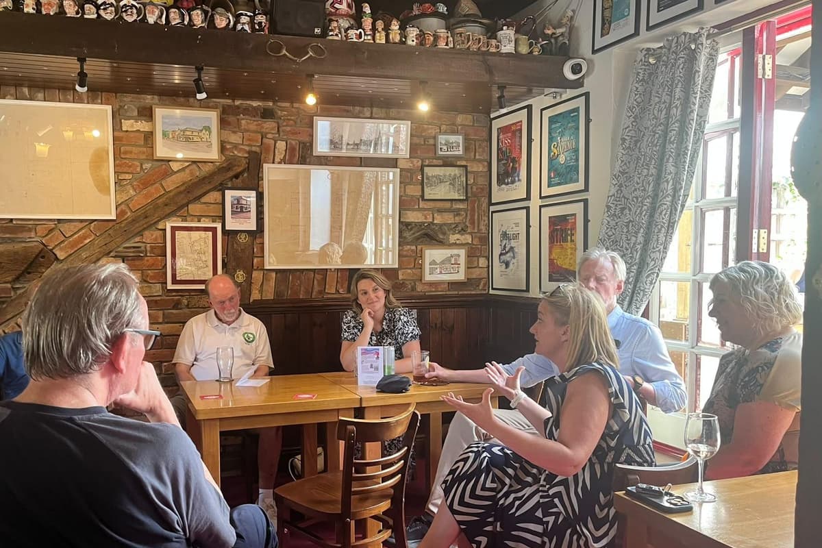 Pressures facing pubs discussed when Chichester MP met campaigners