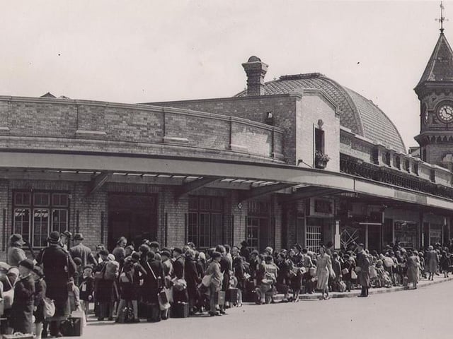 Evacuees outside Eastbourne Railway Station in 1940