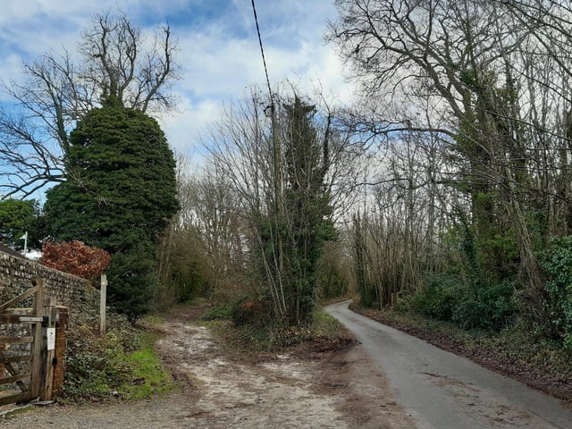 Leave the road and join the footpath on the left.