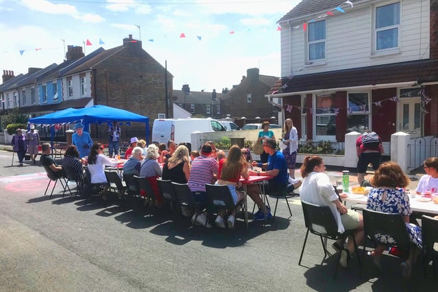 Channel View Road street party (photo by David Sprouse)