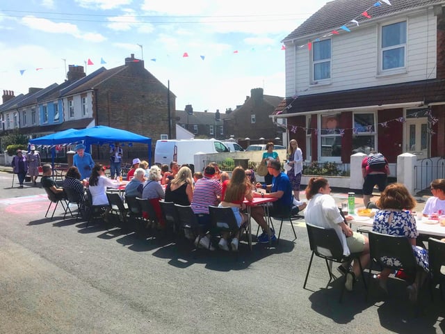 Channel View Road street party (photo by David Sprouse)