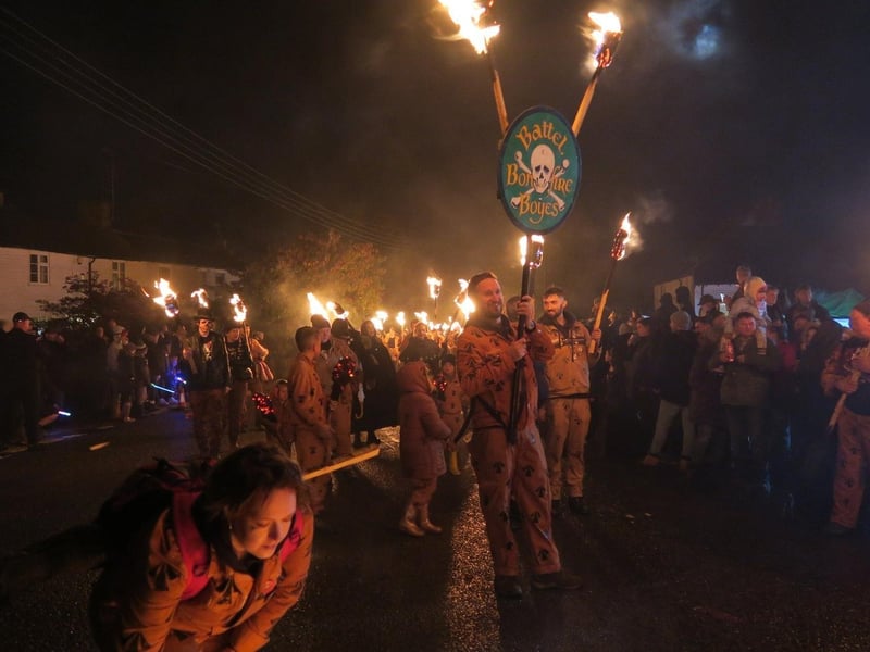 Ewhurst & Staplecross Bonfire 2023. Photo by Andrew Clifton.