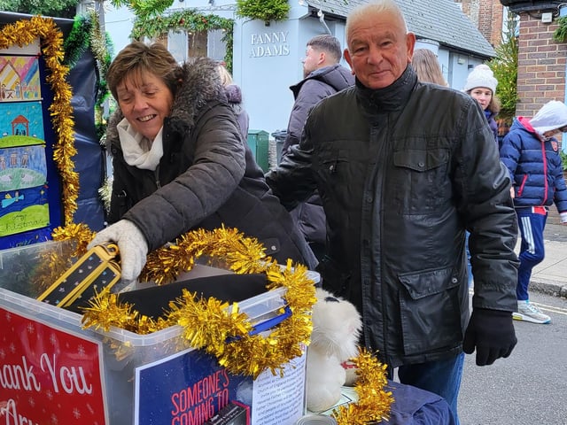 People can also donate online directly to HomeStart’s ‘Throw a Lifeline’ campaign or make a cash donation to the ‘Arundel at Christmas’ charity buckets.