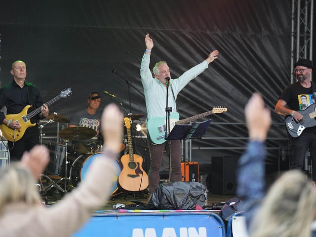 Hundreds enjoy return of free Worthing music festival BroadFest – In Pictures