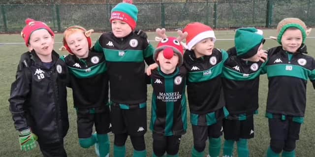 Burgess Hill Town Juniors U7s sang along to Mariah Carey’s classic ‘All I Want for Christmas Is You’ in aid of Rockinghorse Children’s Charity.