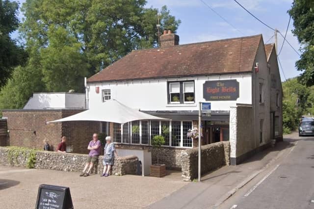 The Eight Bells in Jevington Road, Jevington, has a rating of 4.6 from 1,100 reviews