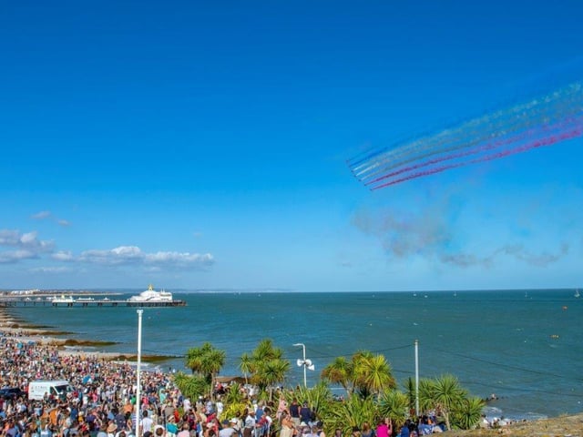 Red Arrows at Airbourne