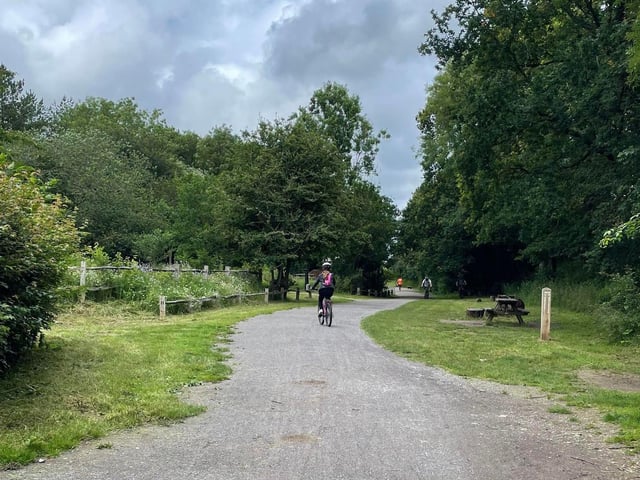 The Downs Link is a 36.7 mile footpath and bridleway which runs through Surrey and West Sussex. The Downs Link passes through Southwater, near Horsham, and is a great place for a free family nature walk this summer holiday.