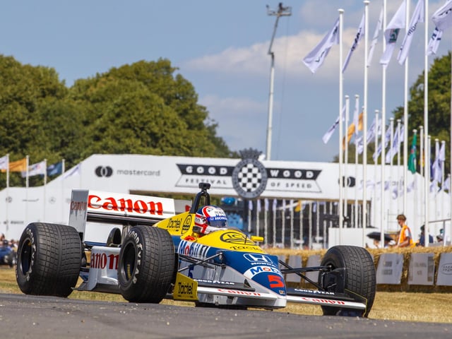 A Williams FW14B attempts the iconic Goodwood Hill Climb. Photo: Michael John Reed.