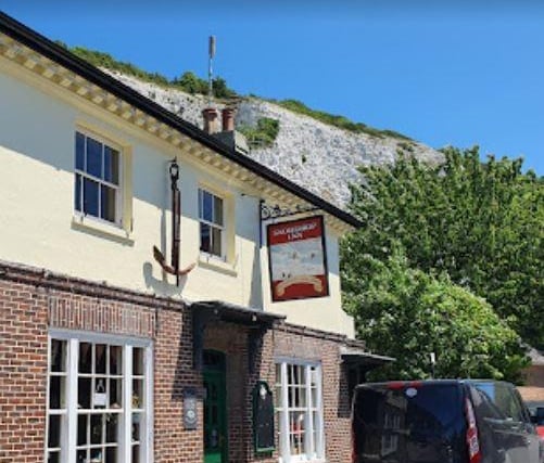 A cosy and welcoming pub with a varied menu and a focus on local produce