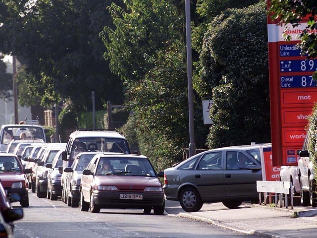 Vehicles on the A27 eastbound between B2145 and A259 near Chichester (east) were held up for 166.8 seconds per mile