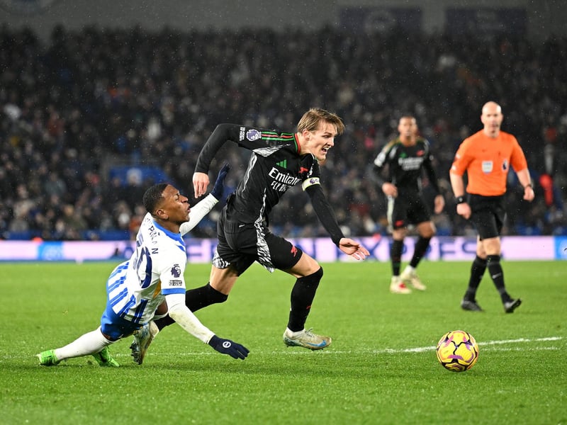 Returned after illness and the Ecuadorian had a tough time up against the lively Nwaneri in the first half. Combative in the second half and left his mark on Declan Rice and Leo Trossard.