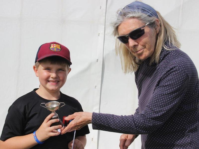 The combined features of the flower show, dog show and displays attracted many hundreds of visitors to the recreation ground