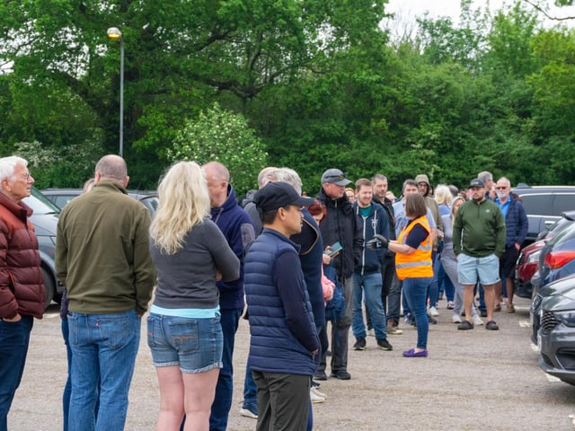 Southern Water customers have flocked to a bottled water station in Billingshurst after Horsham District was left with 'no water' following a ‘failure’ at one of the company’s supply works.