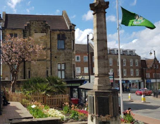 This picturesque town is located in West Sussex and is known for its excellent schools, safe neighbourhoods, and easy access to the countryside.