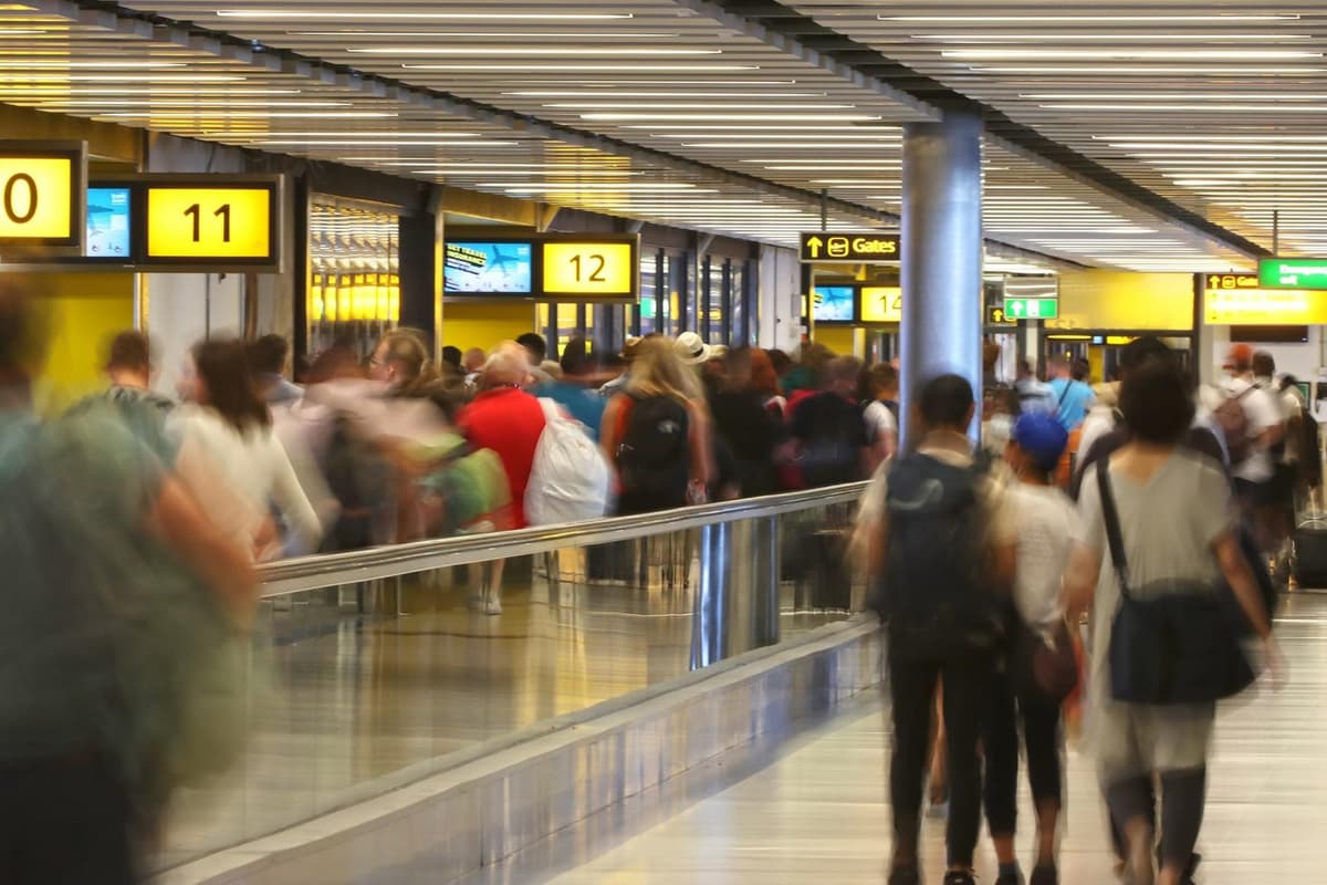 London Gatwick: Delays and cancellations so far today – Saturday ...